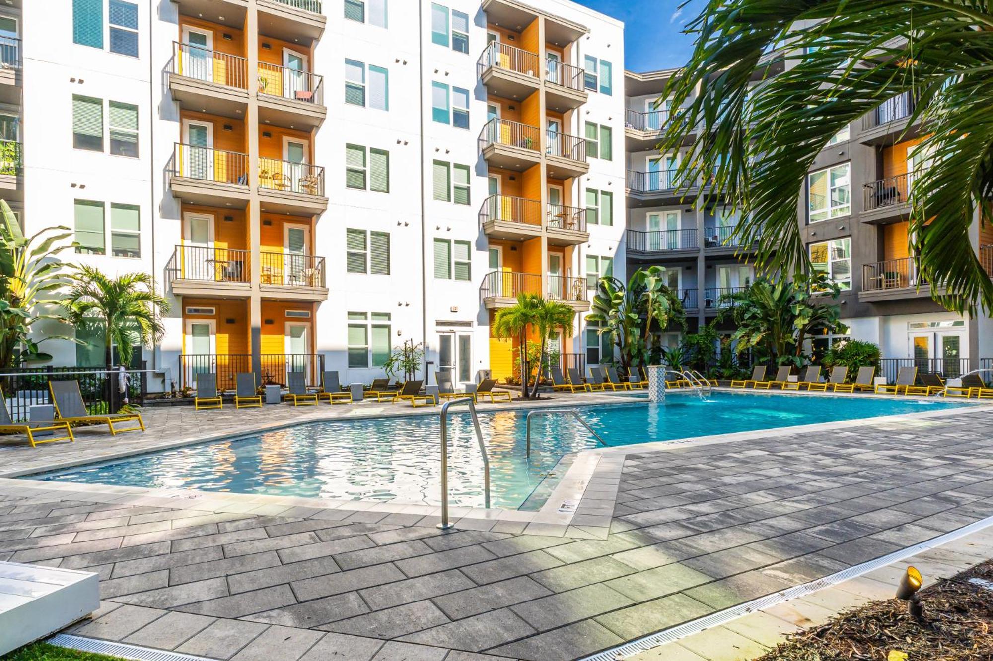 Tropicana Field 1 Bed In Downtown St Pete With Free Parking Сейнт Питърсбърг Екстериор снимка